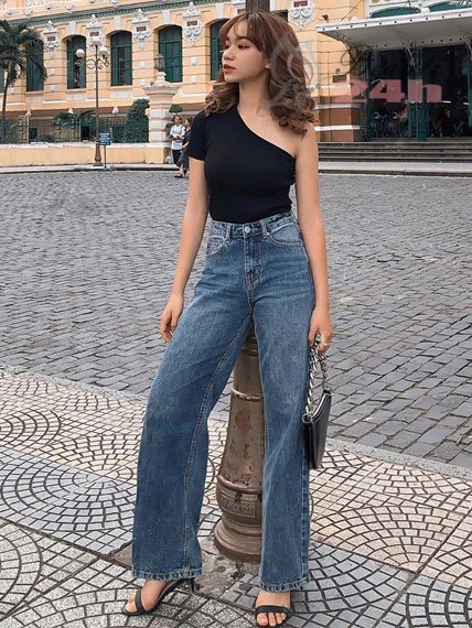 Áo thun cùng quần Jeans rộng - Hình 1